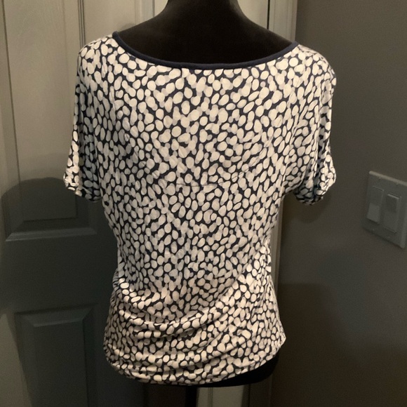Liz Claiborne small navy, gray, and tan print short sleeve shirt - Picture 2 of 2